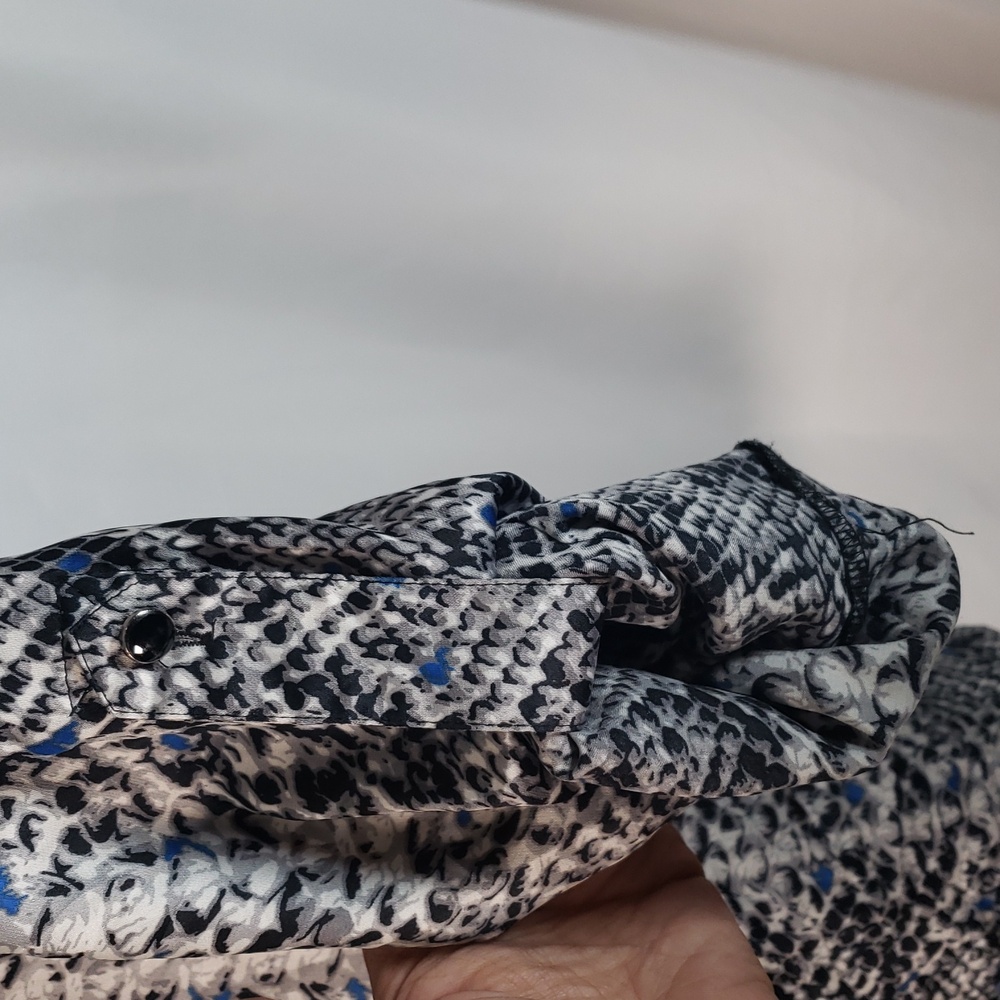 Cache Blue and Gray Snakeskin Print Blouse - SZ XS‎ - Picture 4 of 6